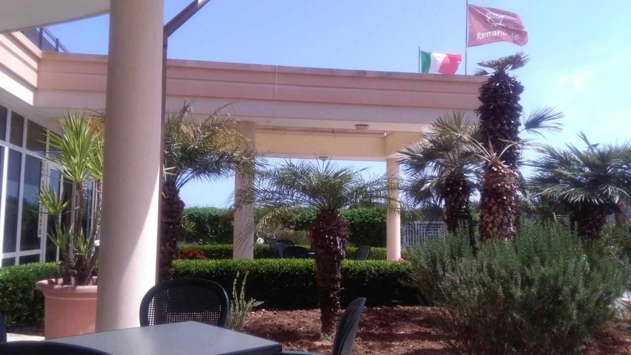 Hotel Minerva Brindisi Kültér fotó