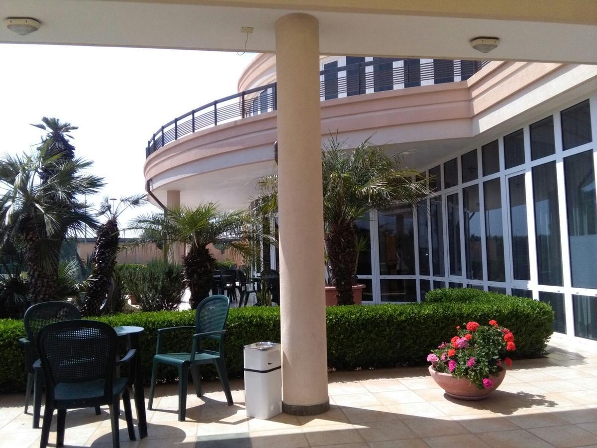 Hotel Minerva Brindisi Kültér fotó