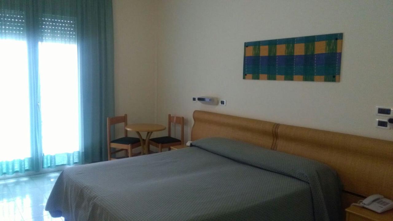 Hotel Minerva Brindisi Kültér fotó