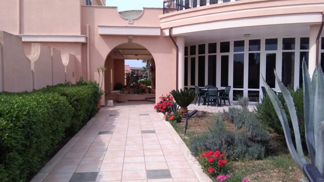 Hotel Minerva Brindisi Kültér fotó
