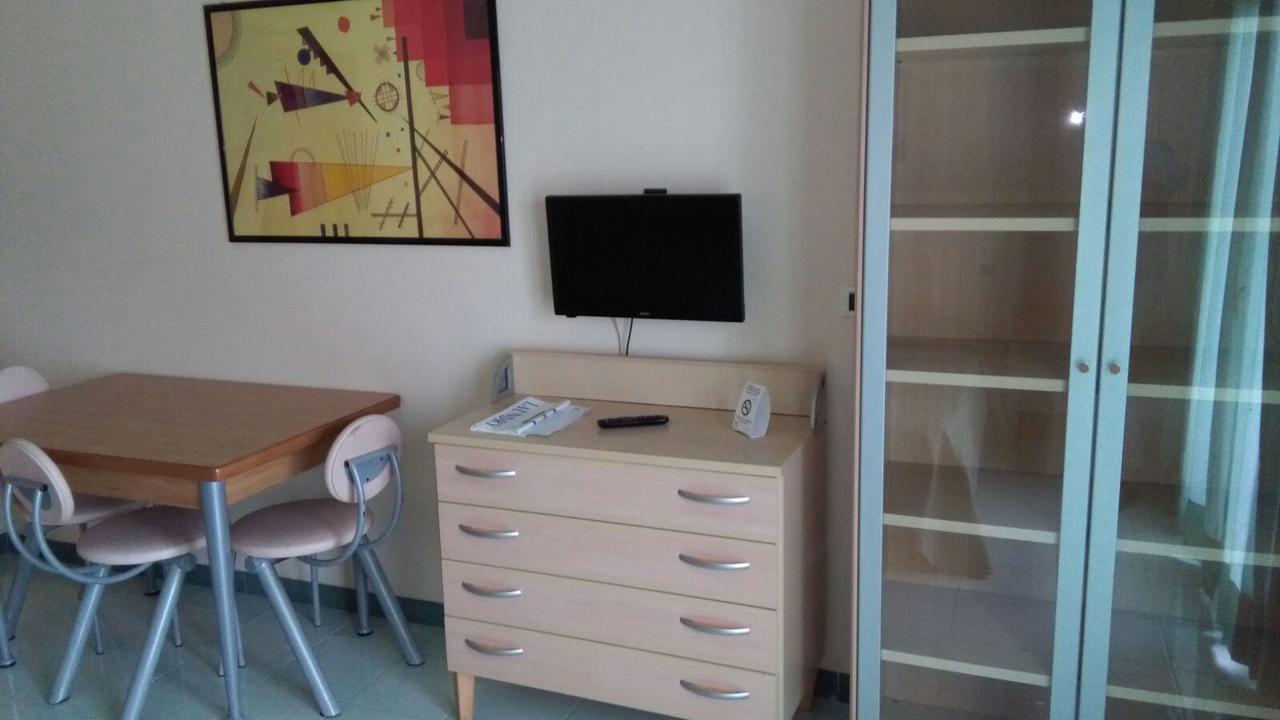Hotel Minerva Brindisi Kültér fotó