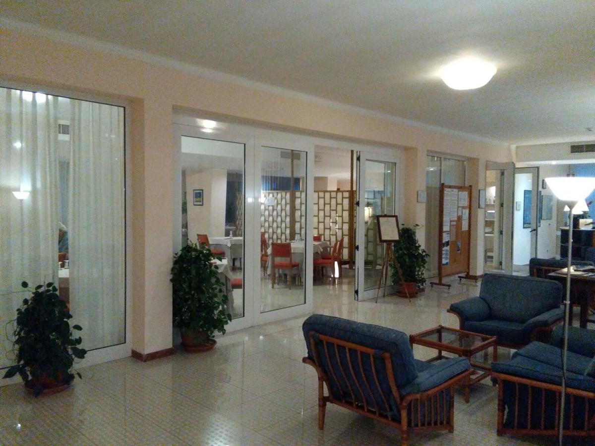 Hotel Minerva Brindisi Kültér fotó