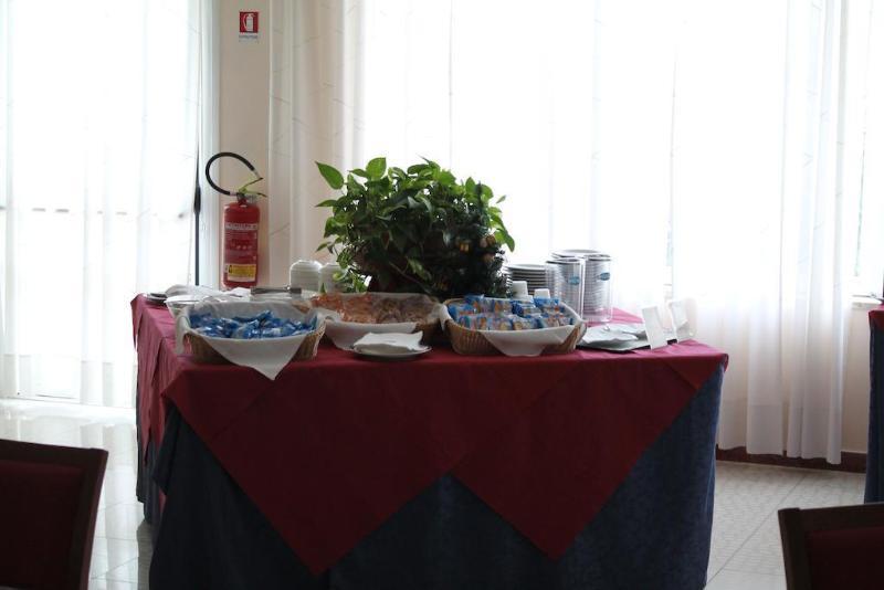 Hotel Minerva Brindisi Kültér fotó