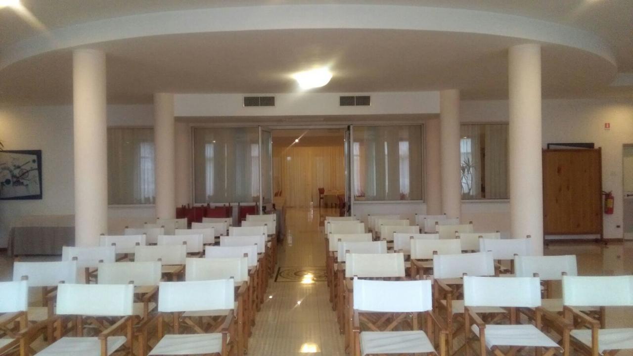 Hotel Minerva Brindisi Kültér fotó