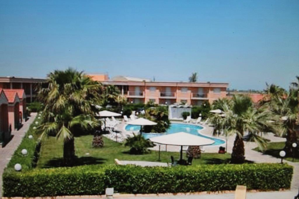 Hotel Minerva Brindisi Kültér fotó