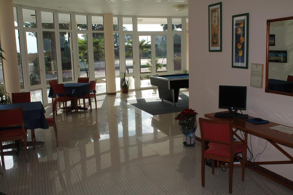 Hotel Minerva Brindisi Kültér fotó